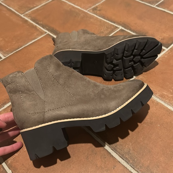 Anthropologie bootie -like new - Picture 3 of 5